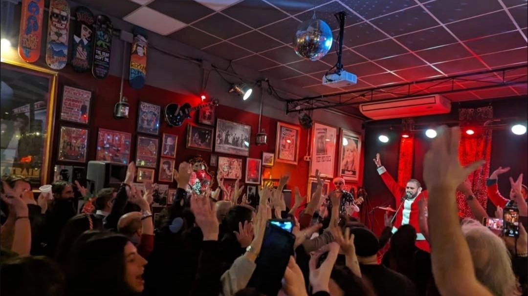 Trenta band sul palco del Joshua Blues Club di Como. È la festa natalizia della scena locale che andrà in... Trenta band sul palco del Joshua Blues Club di Como. È la festa natalizia della scena locale che andrà in...