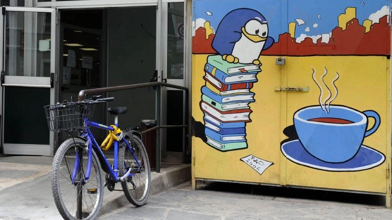 Dopo una lunga chiusura, terminati i lavori di riqualificazione, è tornata a disposizione del quartiere la biblioteca di Calvairate, nella...