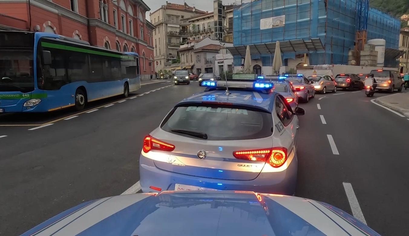 Como, senzatetto accoltellato al collo da due sconosciuti in viale Varese Como, senzatetto accoltellato al collo da due sconosciuti in viale Varese