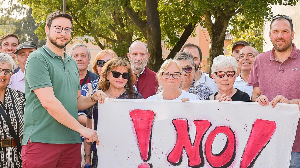 Dopo aver tenuto all’oscuro per oltre 20 giorni cittadini e forze politiche relativamente al ricevimento del progetto del mega impianto... Dopo aver tenuto all’oscuro per oltre 20 giorni cittadini e forze politiche relativamente al ricevimento del progetto del mega impianto...