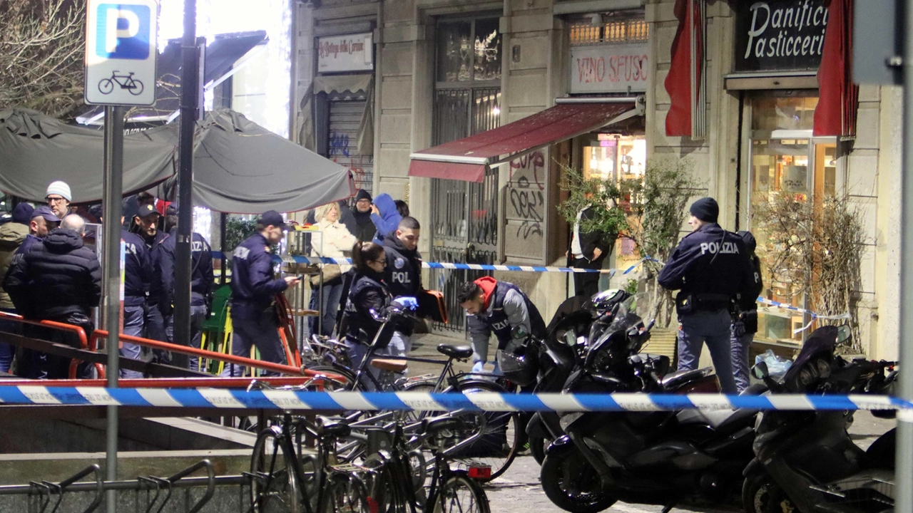 La polizia in piazza Gambara dopo l’omicidio all’interno della panetteria La polizia in piazza Gambara dopo l’omicidio all’interno della panetteria