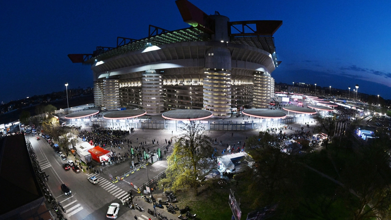 Il Meazza pronto ad accogliere 51mila tifosi interisti che sperano in una notte magica Il Meazza pronto ad accogliere 51mila tifosi interisti che sperano in una notte magica
