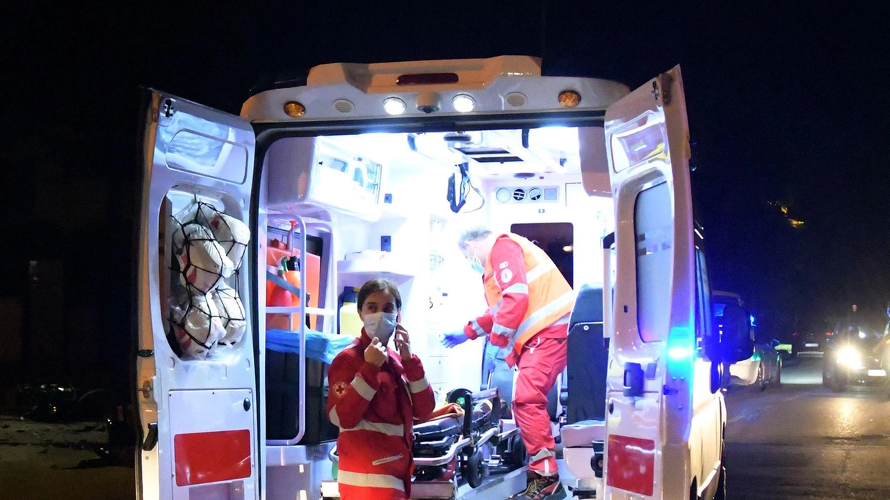 I soccorsi immediati hanno evitato conseguenze più gravi per il 45enne colpito da un fendente al torace I soccorsi immediati hanno evitato conseguenze più gravi per il 45enne colpito da un fendente al torace