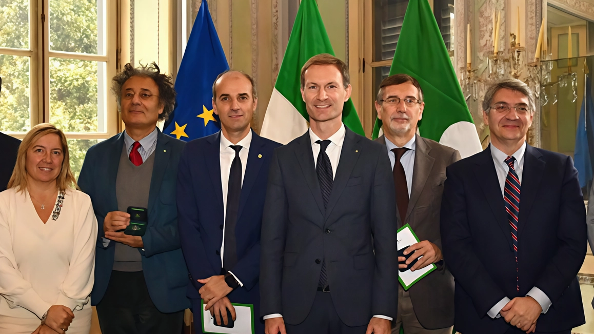 Federico Romani fra il presidente della Provincia Santambrogio e il sindaco Pilotto Federico Romani fra il presidente della Provincia Santambrogio e il sindaco Pilotto