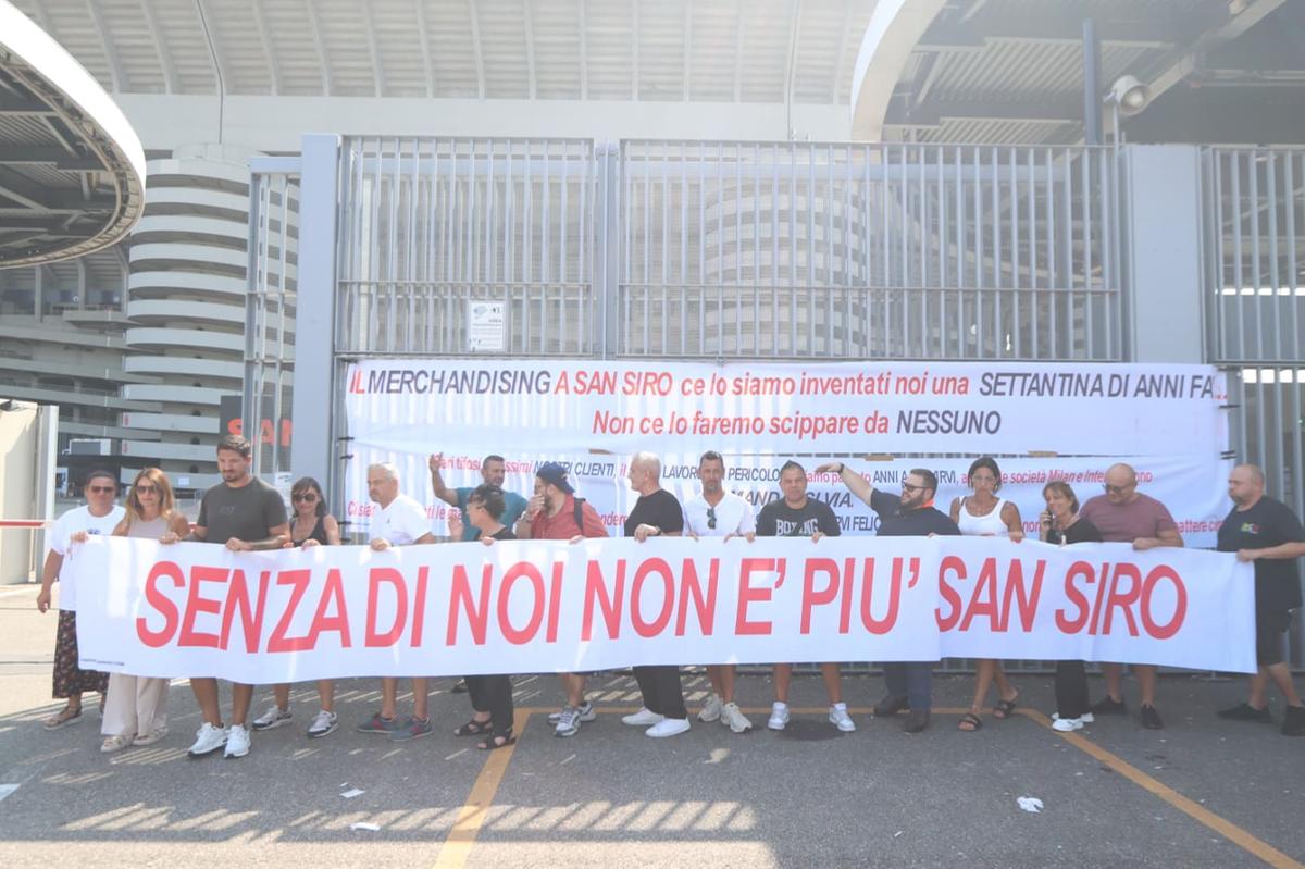 Ambulanti San Siro: scatta la protesta a Milan Bari. Cosa chiedono, quanto pagano e perché non si trova un accordo Ambulanti San Siro: scatta la protesta a Milan Bari. Cosa chiedono, quanto pagano e perché non si trova un accordo