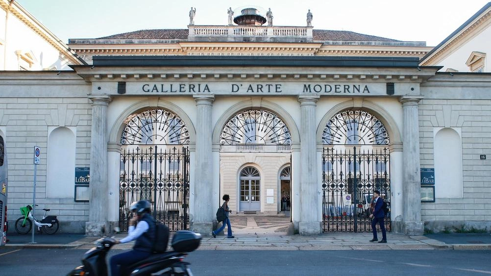 L’ingresso della Galleria d’Arte Moderna (Gam) in via Palestro, al centro della città L’ingresso della Galleria d’Arte Moderna (Gam) in via Palestro, al centro della città