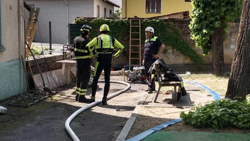 Il canale di Tromello è stato svuotato per cercare l’arma del delitto Il canale di Tromello è stato svuotato per cercare l’arma del delitto