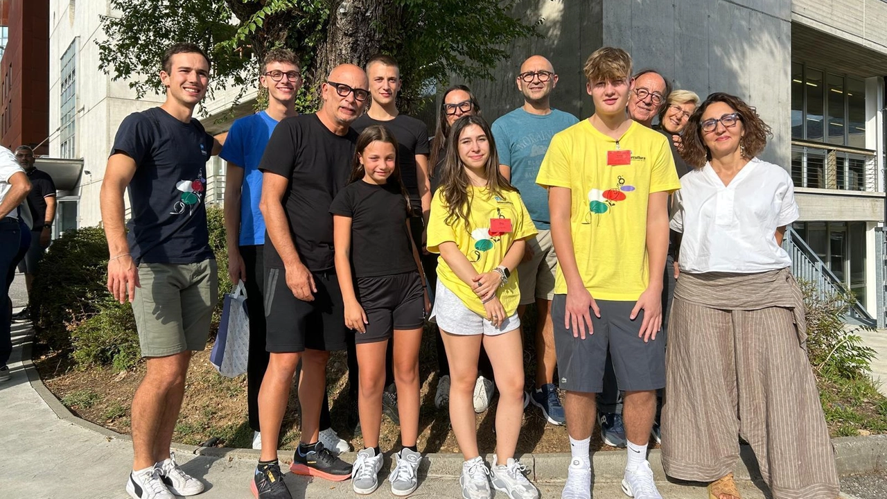 Nella sede di Assolombarda in città saranno condivise le esperienze e le testimonianze. Decine le famiglie che hanno accolto studenti provenienti dall’estero restando in contatto con loro. Nella sede di Assolombarda in città saranno condivise le esperienze e le testimonianze. Decine le famiglie che hanno accolto studenti provenienti dall’estero restando in contatto con loro.