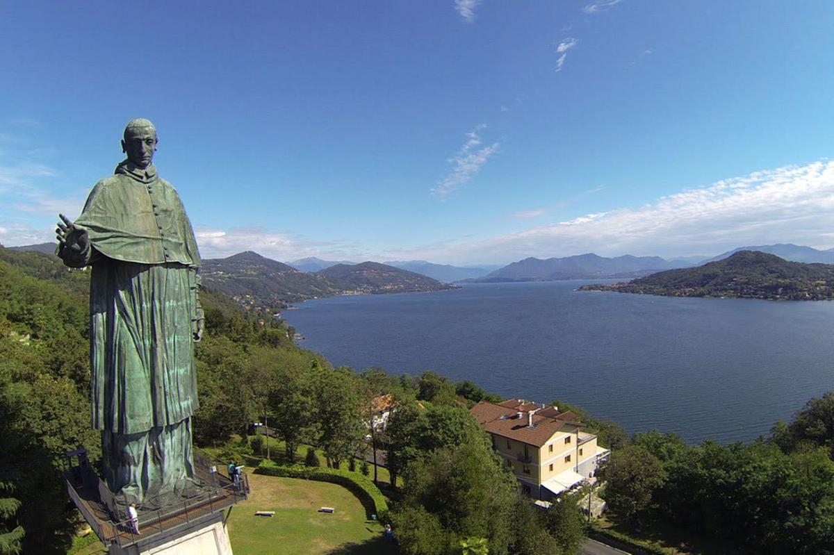 due visite guidate da non perdere san carlone di arona e sacello di santa caterina del sasso a leggiuno
