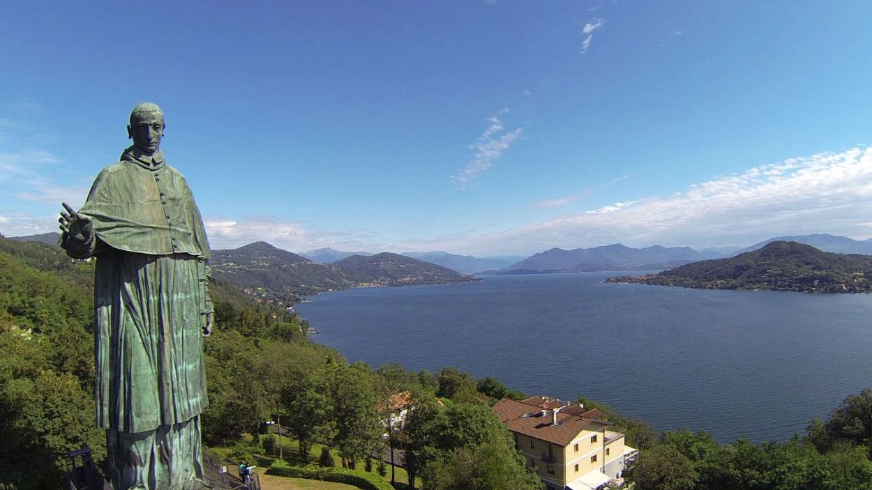 La statua San Carlo Borromeo ad Arona