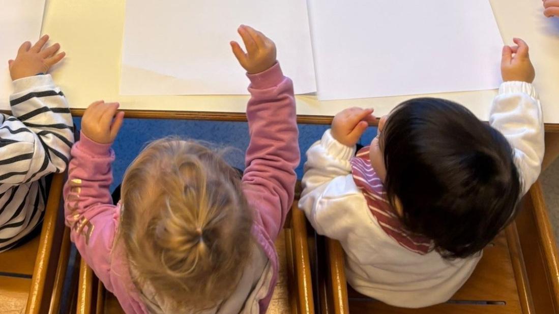 scuole a milano ancora 2 422 bimbi senza nido nelle materne 866 posti liberi