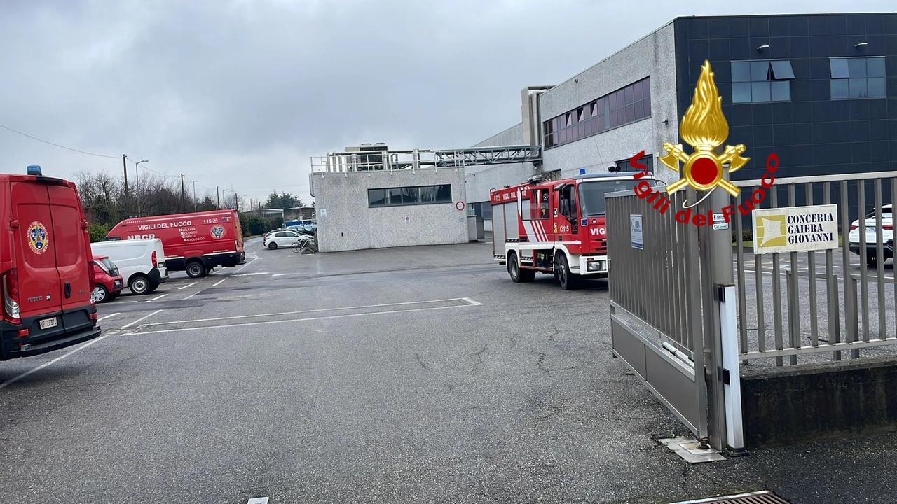 L'intervento dei vigili del fuoco a Robecchetto con Induno L'intervento dei vigili del fuoco a Robecchetto con Induno