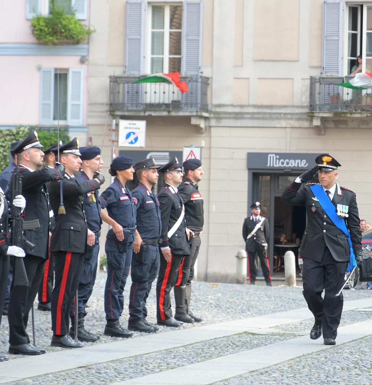 Più di un arresto al giorno. Pioggia di riconoscimenti. Bilancio dell’Arma in festa Più di un arresto al giorno. Pioggia di riconoscimenti. Bilancio dell’Arma in festa