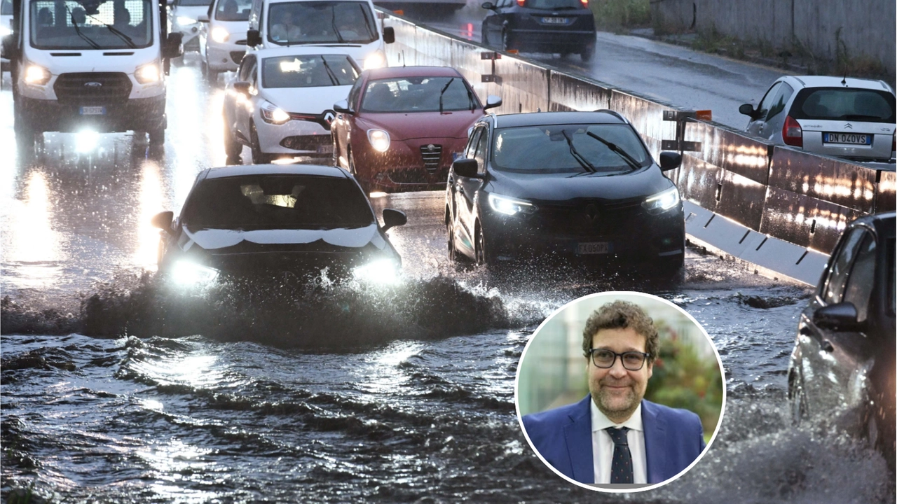 Strada allagata a Milano. Nel riquadro Giorgio Maione, assessore regionale all’Ambiente Strada allagata a Milano. Nel riquadro Giorgio Maione, assessore regionale all’Ambiente
