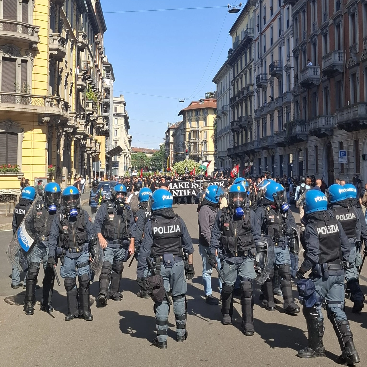 Il corteo in arrivo a piazza Giovine Italia