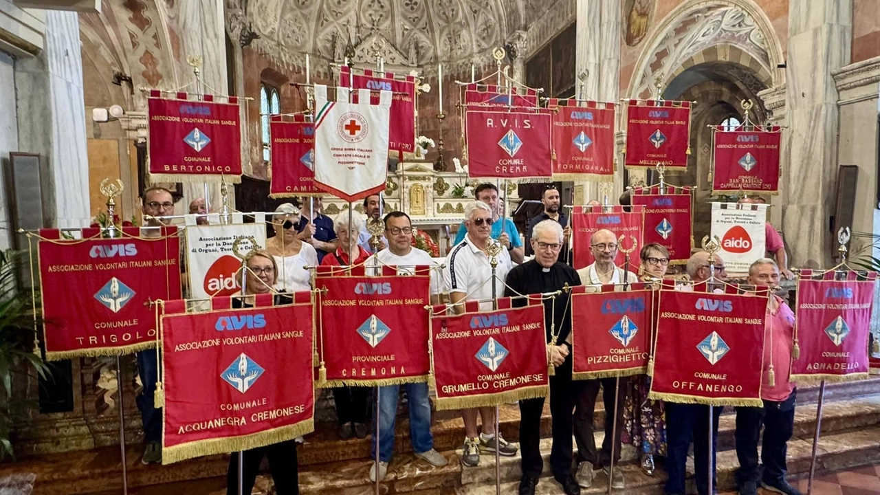 Settantacinque anni di Avis a Pizzighettone. Domenica mattina la città murata si è riempita dei colori dell’Avis, nata il 4... Settantacinque anni di Avis a Pizzighettone. Domenica mattina la città murata si è riempita dei colori dell’Avis, nata il 4...