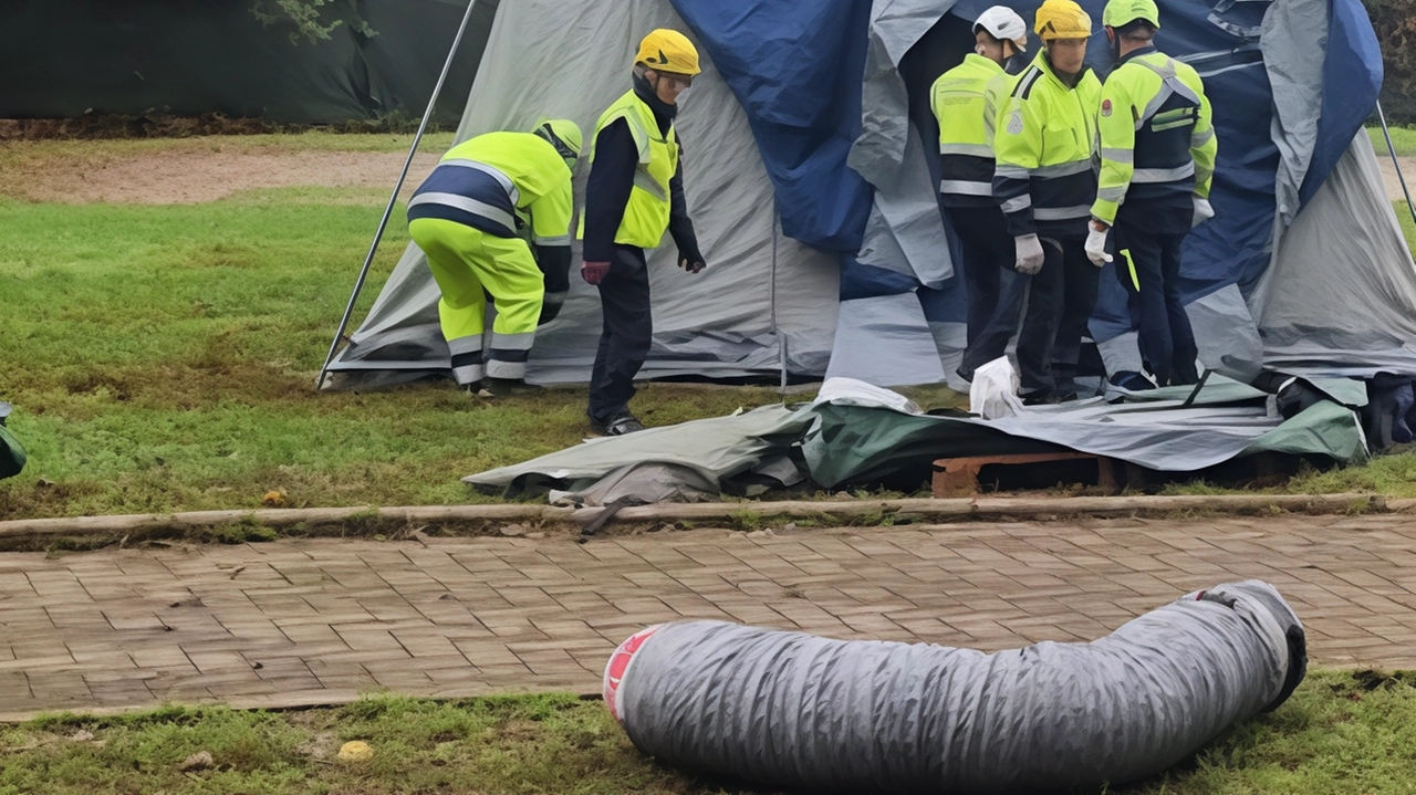 Sono 70 gli aspiranti volontari iscritti al corso base di Protezione civile promosso dalla Provincia di Varese. L’attività ha preso... Sono 70 gli aspiranti volontari iscritti al corso base di Protezione civile promosso dalla Provincia di Varese. L’attività ha preso...