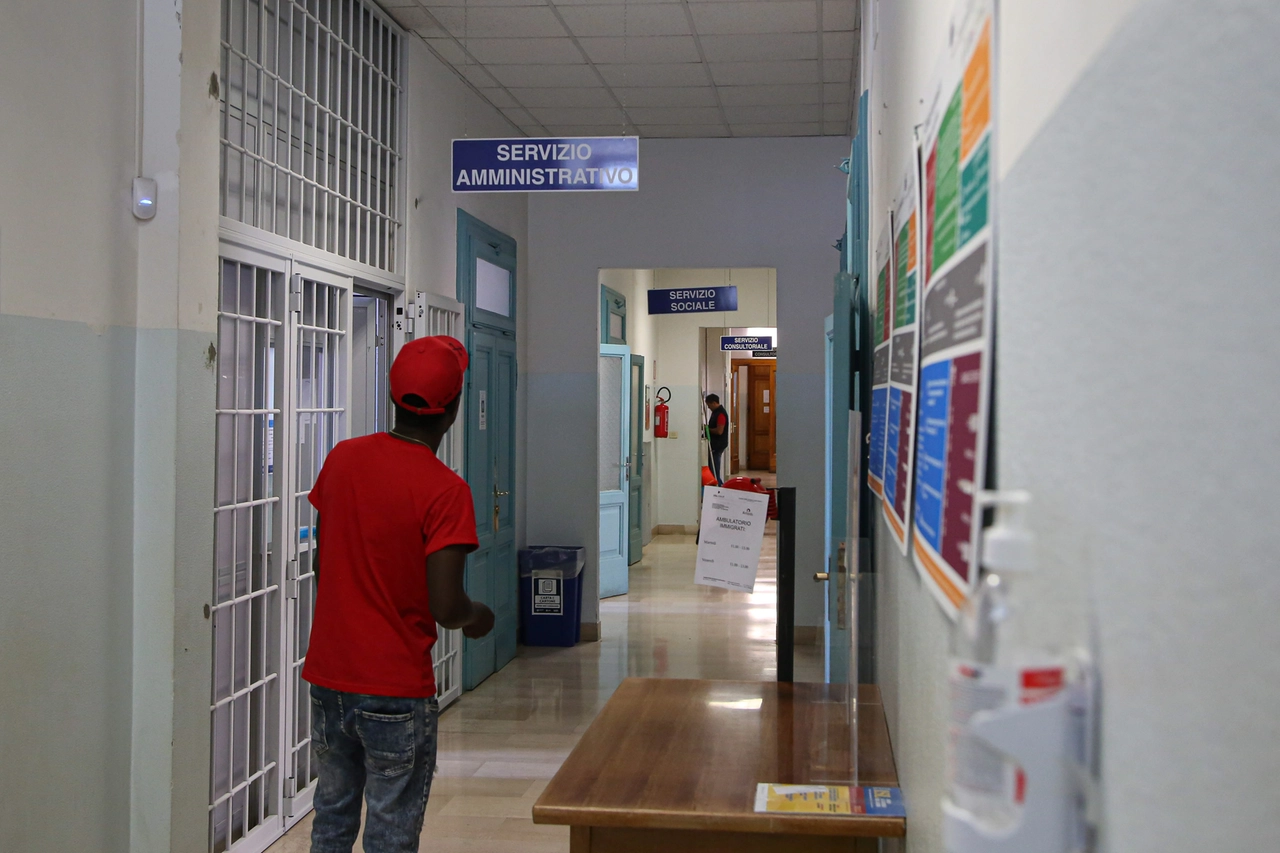Un dispensario dove sono custoditi i farmaci in dotazione agli ospedali
