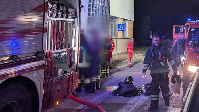 La fiamme, una colte di fumo nero che satura tutti gli spazi. Il timore di non riuscire più a respirare,... La fiamme, una colte di fumo nero che satura tutti gli spazi. Il timore di non riuscire più a respirare,...