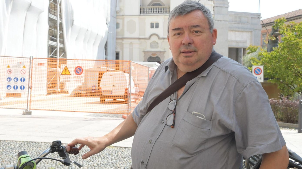 "Vogliono adottare nuove iniziative senza potenziare l’organico". Maurizio Poggi (nella foto), segretario responsabile della Uil amministrazioni locali è polemico con... "Vogliono adottare nuove iniziative senza potenziare l’organico". Maurizio Poggi (nella foto), segretario responsabile della Uil amministrazioni locali è polemico con...