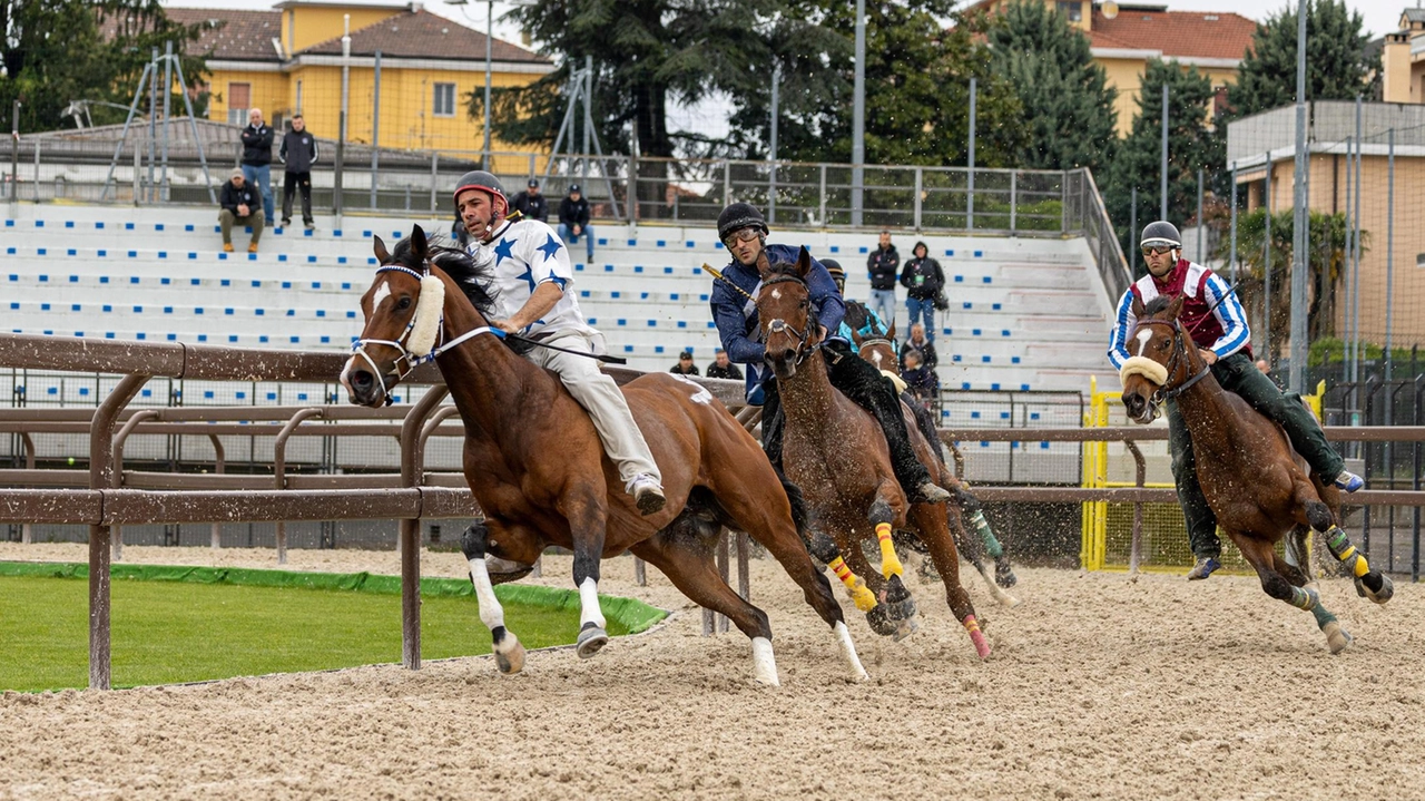 Le corse di addestramento l’anno scorso si erano svolte sul tracciato originale ma con poco pubblico sugli spalti Le corse di addestramento l’anno scorso si erano svolte sul tracciato originale ma con poco pubblico sugli spalti