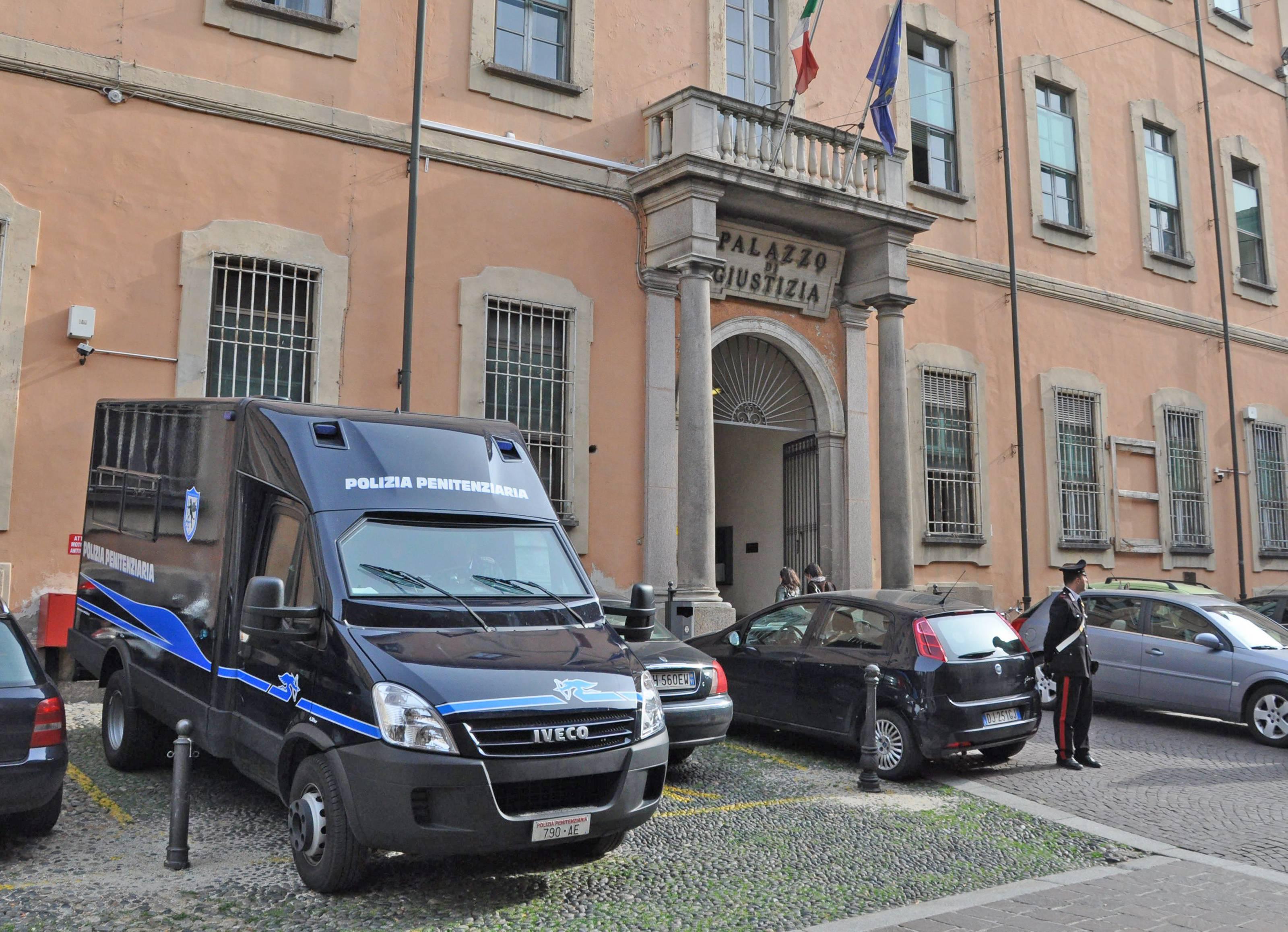 Nuovo colpo al mercato della droga, altri due spacciatori arrestati nell’Abbiatense Nuovo colpo al mercato della droga, altri due spacciatori arrestati nell’Abbiatense