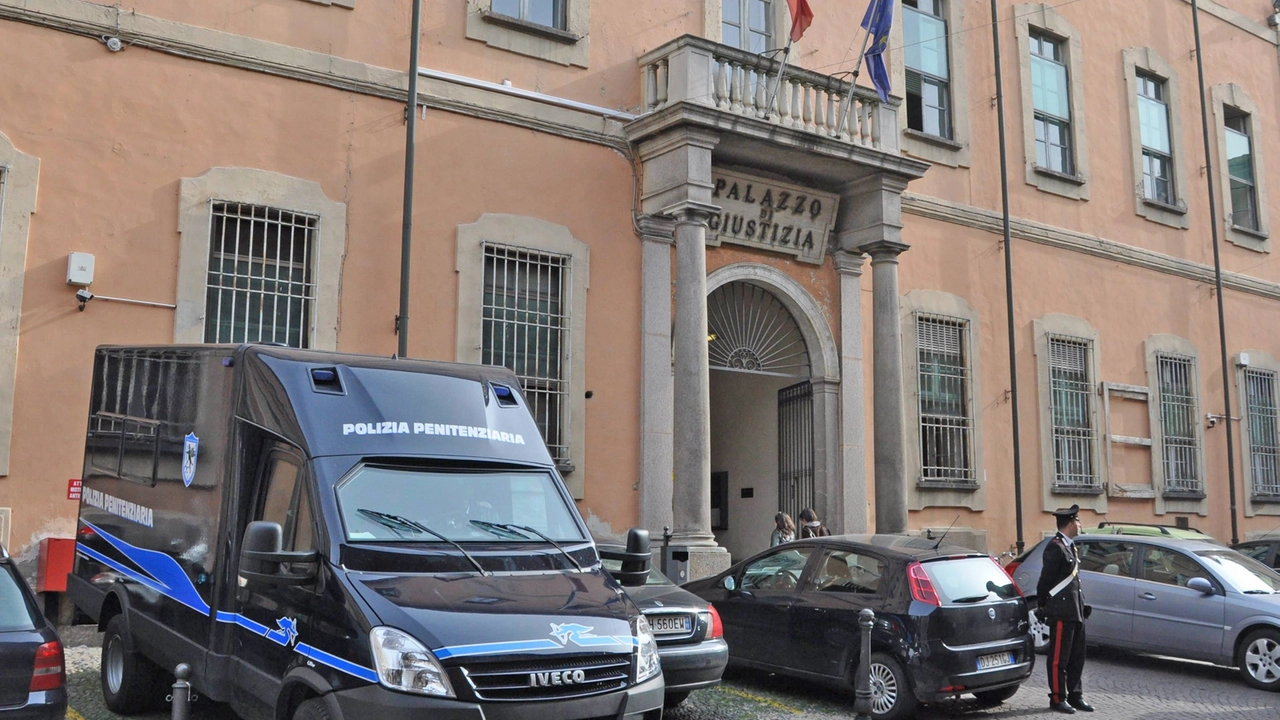 Il giuidice del tribunale di Pavia ha convalidato gli arresti di un albanese di 21 anni e un italiano di 24