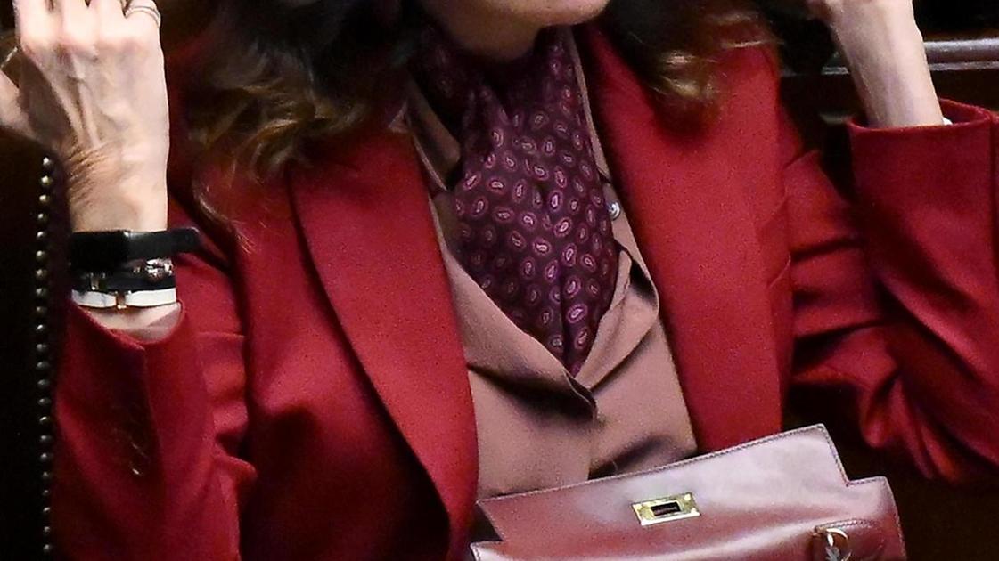 Santanché e Visibilia: "Pronta all’interrogatorio". L’accusa: truffa all’Inps Santanché e Visibilia: "Pronta all’interrogatorio". L’accusa: truffa all’Inps