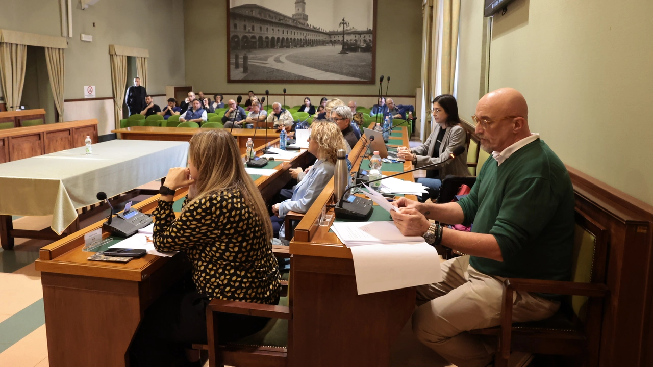 Vigevano, gli esponenti della minoranza il consiglio comunale (Sacchiero) Vigevano, gli esponenti della minoranza il consiglio comunale (Sacchiero)