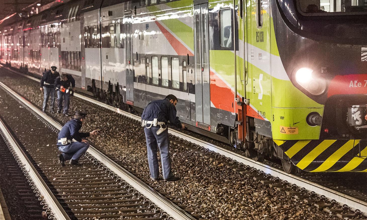 Ragazzo di 19 anni morto in stazione. Travolto dal Malpensa Express mentre sta attraversando i binari Ragazzo di 19 anni morto in stazione. Travolto dal Malpensa Express mentre sta attraversando i binari