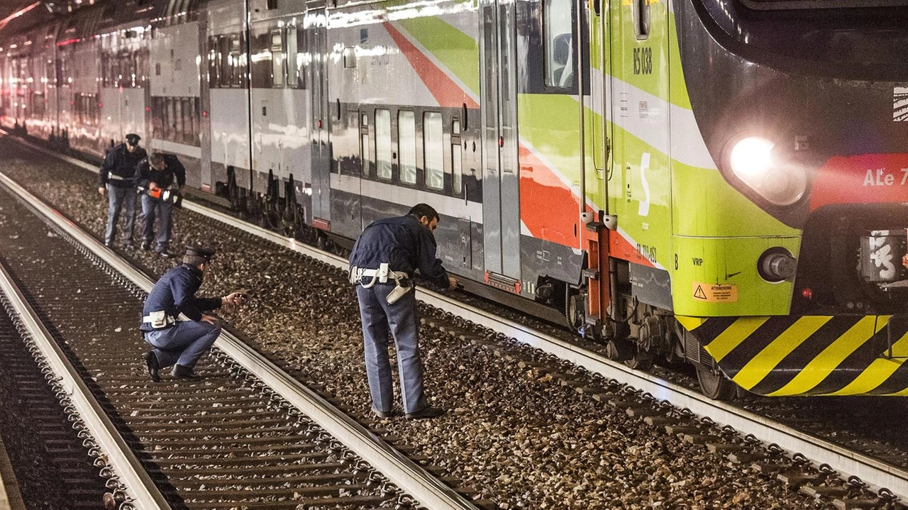 L’investimento mortale è avvenuto intorno alla mezzanotte di ieri sui binari della stazione di Cesate L’investimento mortale è avvenuto intorno alla mezzanotte di ieri sui binari della stazione di Cesate