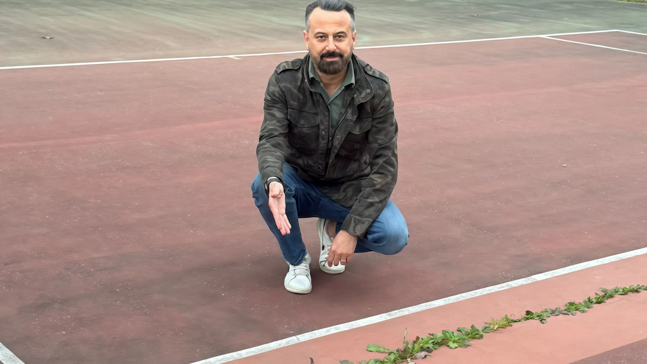 Seregno, il consigliere leghista Trezzi ancora all’attacco dopo il sopralluogo alla Porada. Accuse al sindaco Rossi: si investe nelle manifestazioni, ma gli impianti esistenti cadono a pezzi. Seregno, il consigliere leghista Trezzi ancora all’attacco dopo il sopralluogo alla Porada. Accuse al sindaco Rossi: si investe nelle manifestazioni, ma gli impianti esistenti cadono a pezzi.