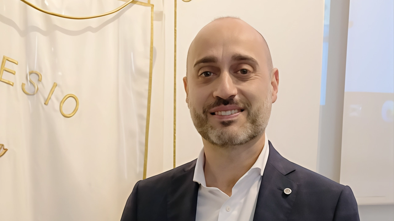 Il vicesindaco e assessore ai servizi cimiteriali di Desio Andrea Villa ha annunciato il primo via libera della Regione al progetto del Comune Il vicesindaco e assessore ai servizi cimiteriali di Desio Andrea Villa ha annunciato il primo via libera della Regione al progetto del Comune