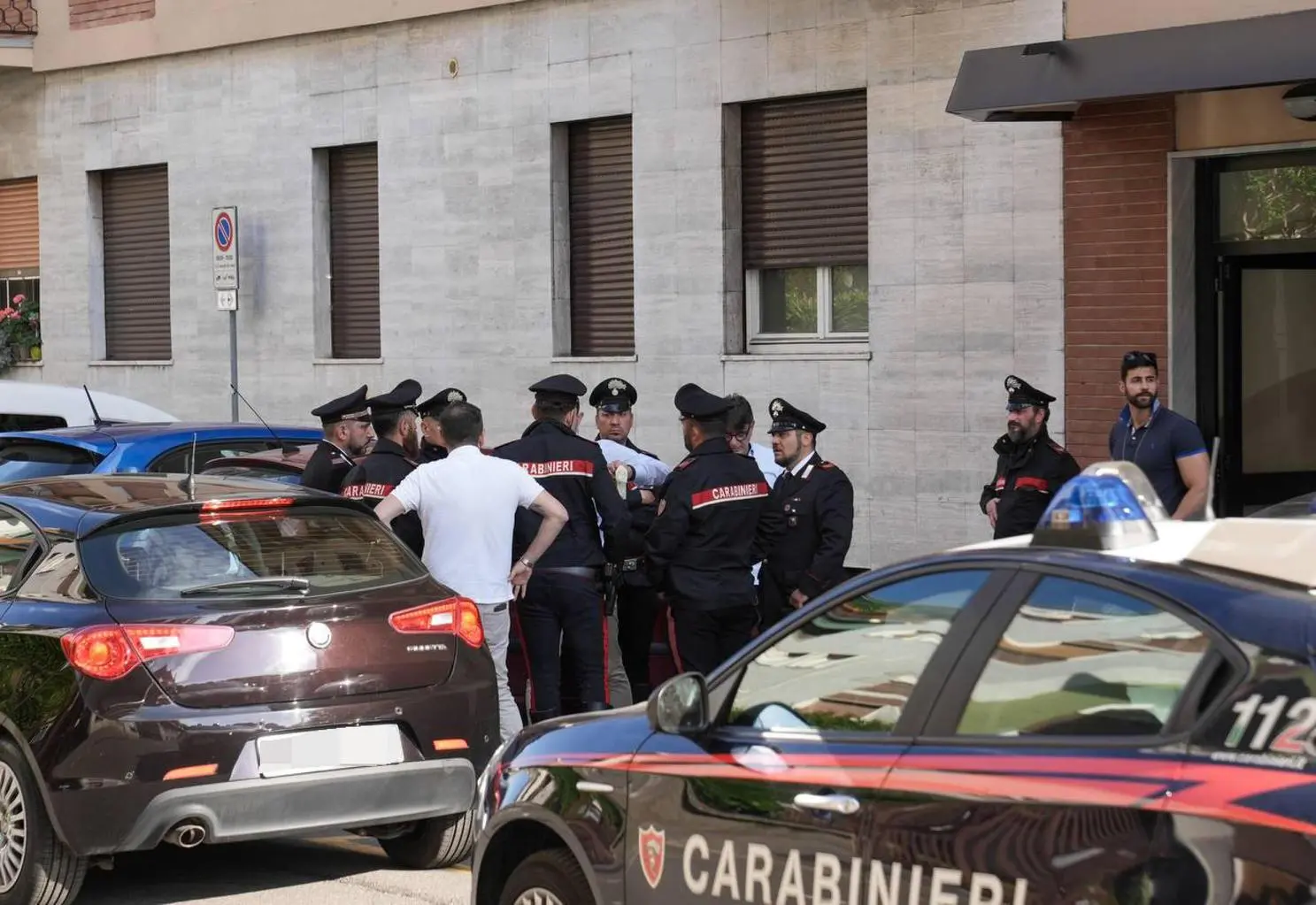 Il giallo di Vasilica, uccisa e lasciata nuda sul pavimento: l’ex marito ricercato (per altri reati) si costituisce. “Non sono stato io”