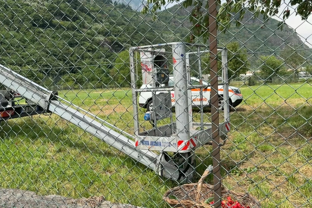 Il cestello su cui stava lavorando Alessio Gardin