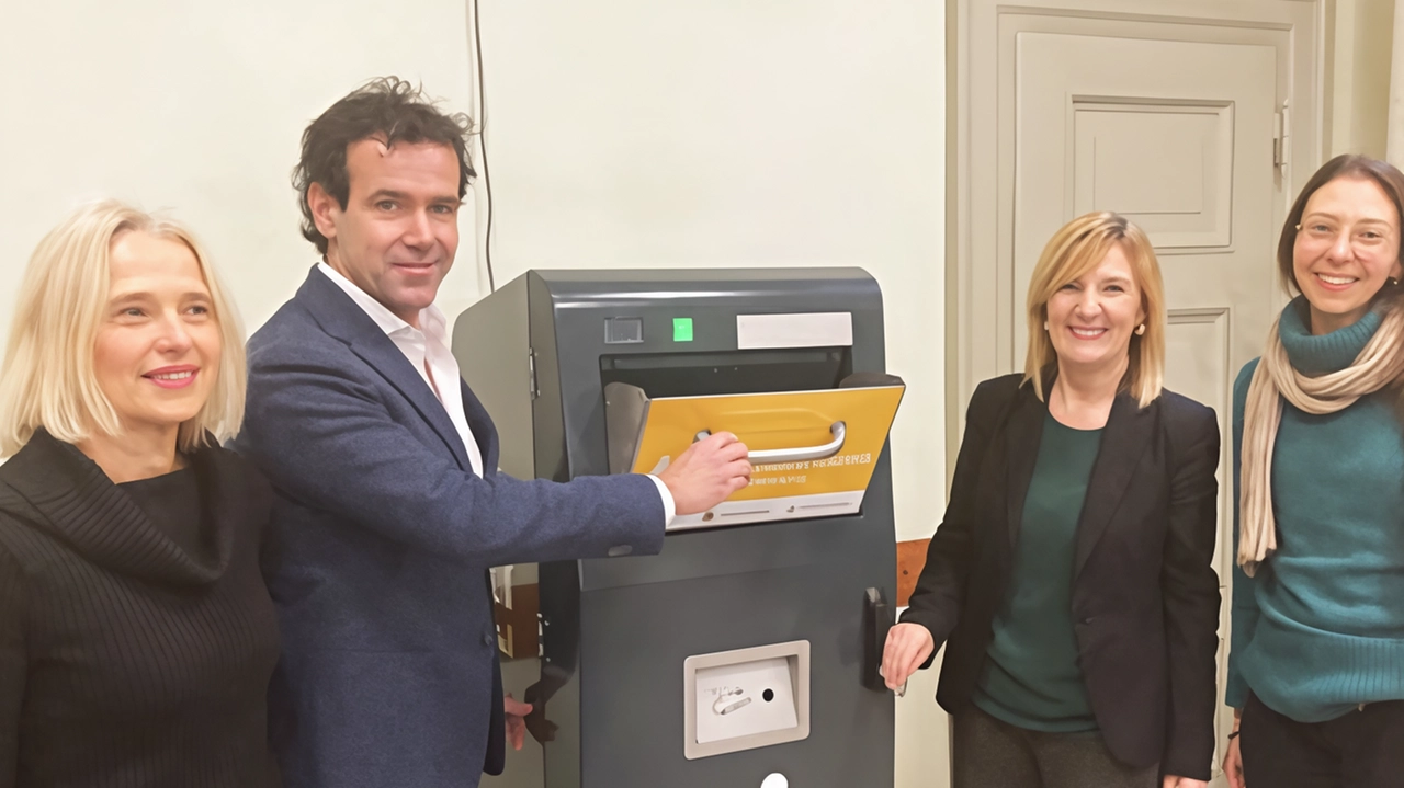 A fine gennaio verranno posizionati 150 nuovi cestini auto compattanti da 120 litri per la raccolta di plastica, carta e indifferenziato A fine gennaio verranno posizionati 150 nuovi cestini auto compattanti da 120 litri per la raccolta di plastica, carta e indifferenziato