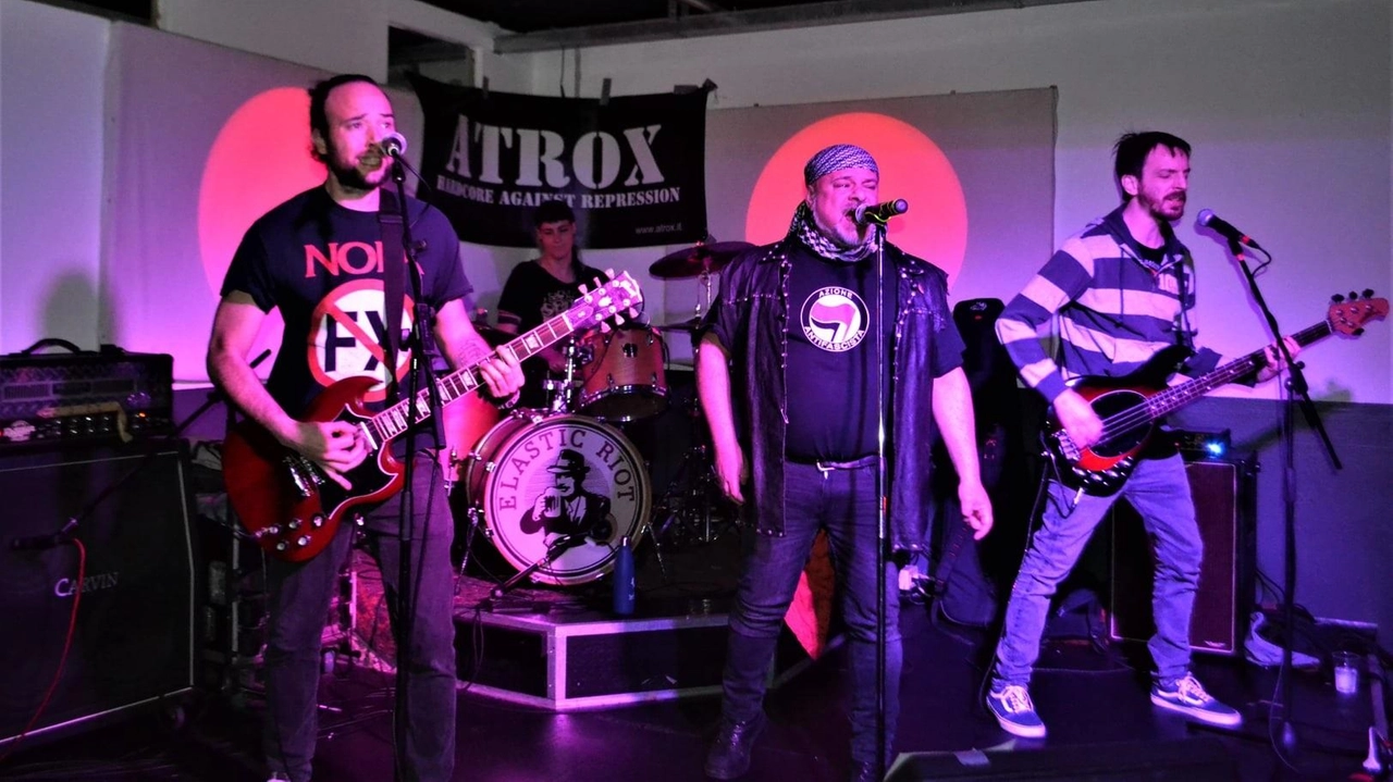 La band punk rock degli Atrox sarà protagonista di un concerto sabato sera in via Curiel al Bloom di Mezzago La band punk rock degli Atrox sarà protagonista di un concerto sabato sera in via Curiel al Bloom di Mezzago