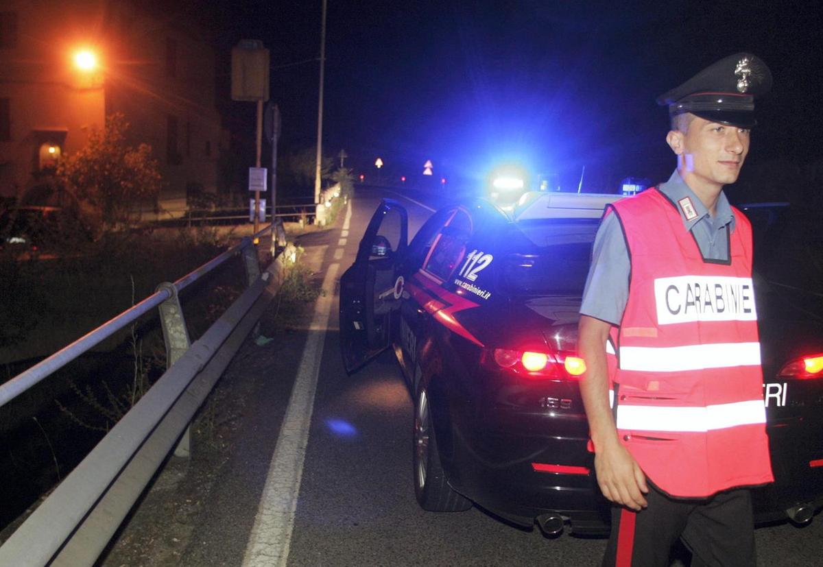 A piedi lungo la Provinciale buia. Tre giovani travolti da un’auto. Due in ospedale in gravi condizioni A piedi lungo la Provinciale buia. Tre giovani travolti da un’auto. Due in ospedale in gravi condizioni