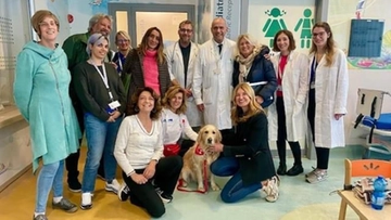 Dog Therapy, al pronto soccorso pediatrico del San Paolo “Basta una zampa” per un sorriso