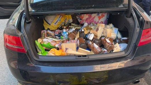 Parte della merce sequestrata a San Siro Parte della merce sequestrata a San Siro