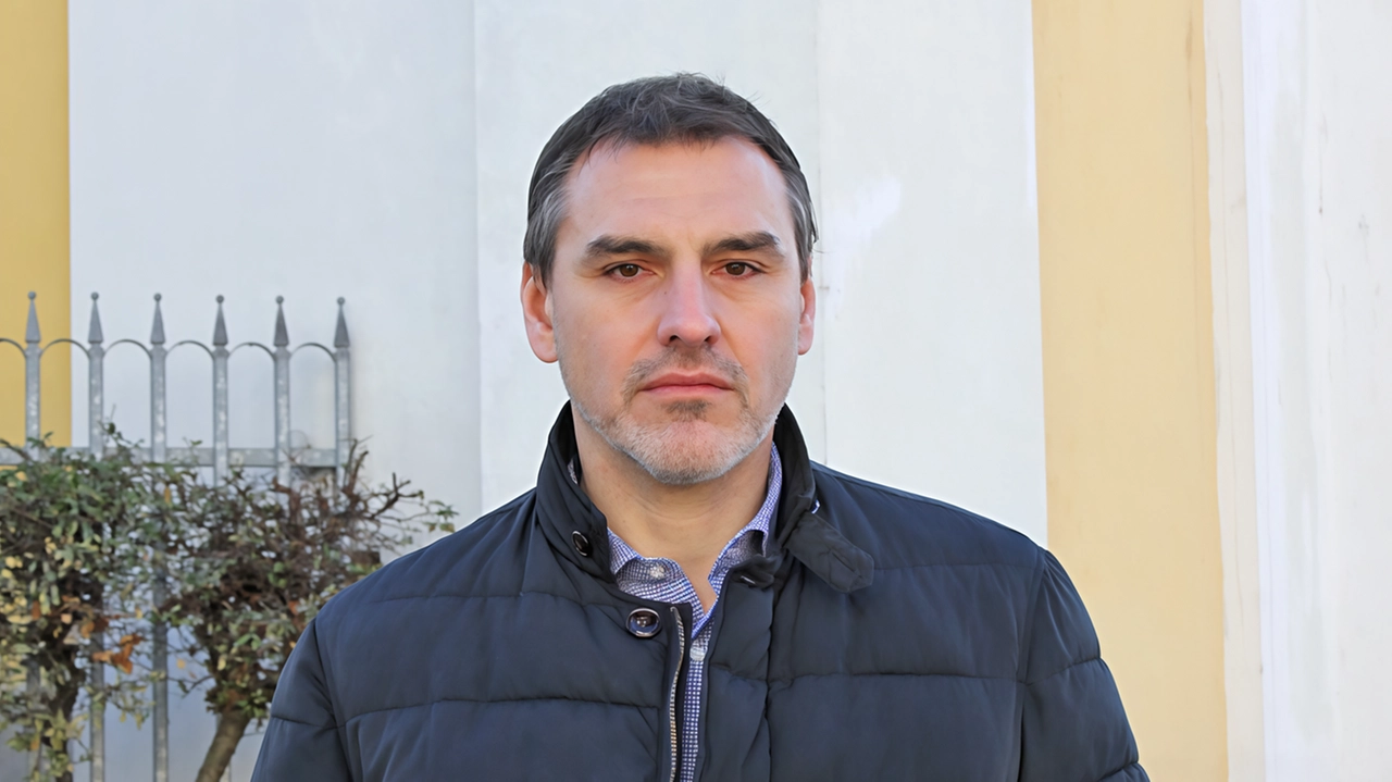 Il sindaco di Locate di Triulzi Davide Serranò furioso dopo il furto nell’ambulatorio medico Il sindaco di Locate di Triulzi Davide Serranò furioso dopo il furto nell’ambulatorio medico