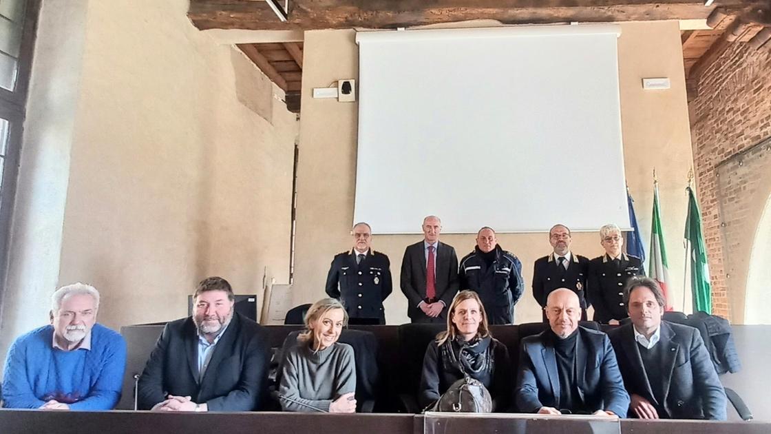 Tavolo sulla sicurezza e la legalità nell’Abbiatense: sotto la lente di sindaci e polizie locali l’allarme baby gang e i vandalismi