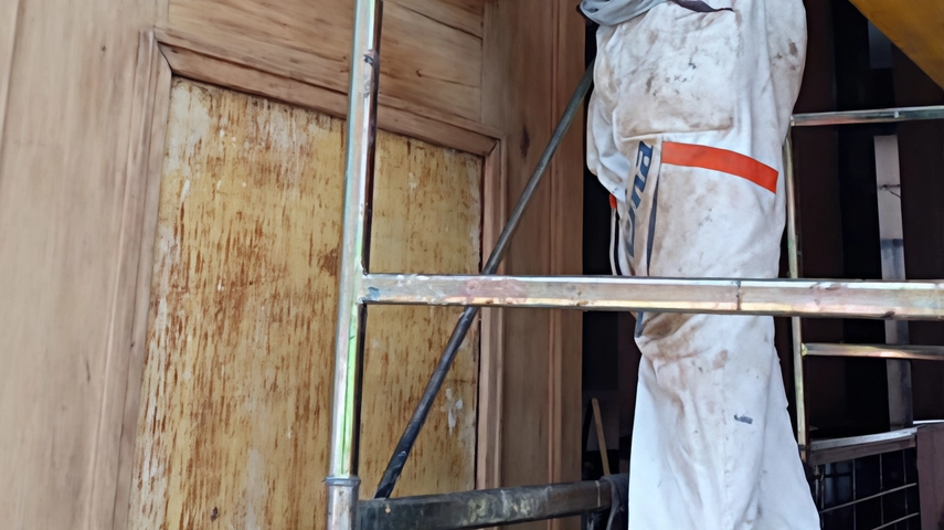 L'ultimo artigiano del Sud Milanese, Roberto Mical Tatti, racconta la sua passione per il restauro di capolavori in legno antichi e i suoi lavori prestigiosi. Consiglia ai giovani di considerare i mestieri manuali come una prospettiva per il futuro. L'ultimo artigiano del Sud Milanese, Roberto Mical Tatti, racconta la sua passione per il restauro di capolavori in legno antichi e i suoi lavori prestigiosi. Consiglia ai giovani di considerare i mestieri manuali come una prospettiva per il futuro.