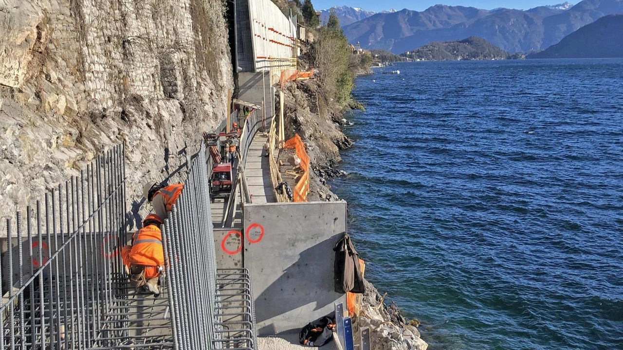 Il viceministro Bignami ha annunciato il blocco almeno fino al nuovo anno. Colpa della contaminazione dei terreni escavati che devono essere trattati. Il viceministro Bignami ha annunciato il blocco almeno fino al nuovo anno. Colpa della contaminazione dei terreni escavati che devono essere trattati.