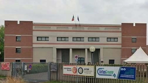 Il centro sportivo comunale di corso Berlinguer è alle prese anche con il problema dell’assenza di un parapetto in tribuna Il centro sportivo comunale di corso Berlinguer è alle prese anche con il problema dell’assenza di un parapetto in tribuna