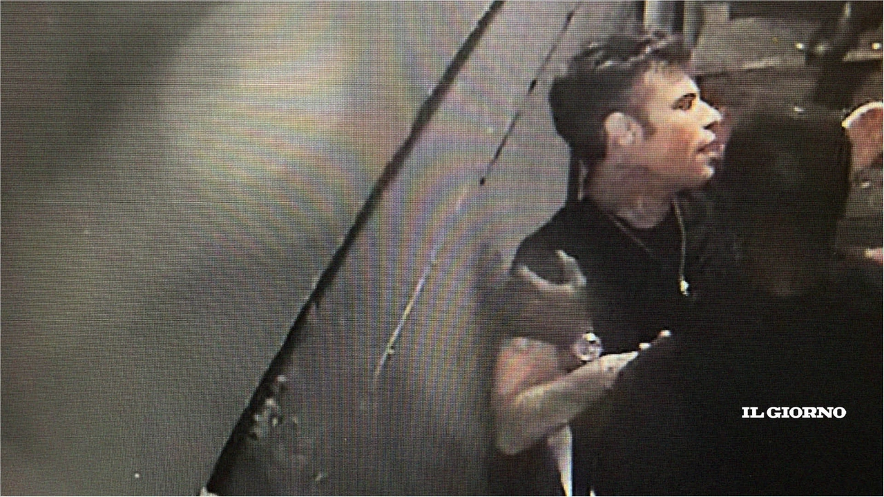 Fedez preso da parte dal buttafuori del The Club