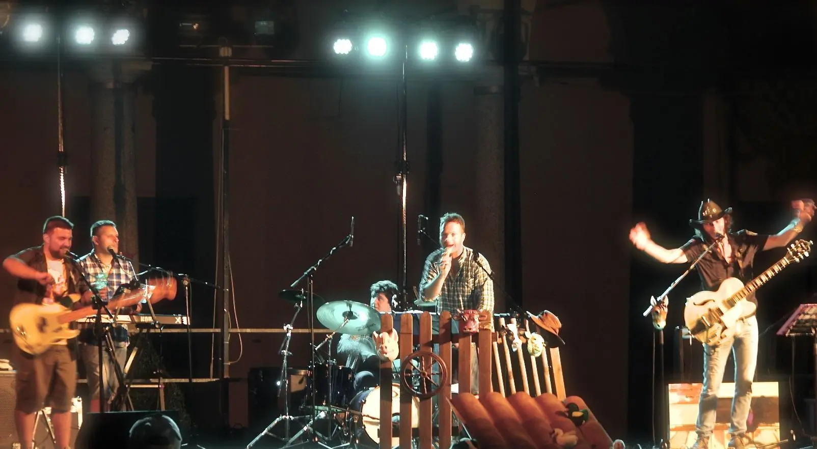 Canzoni e cabaret per un incontro all’insegna della milanesità