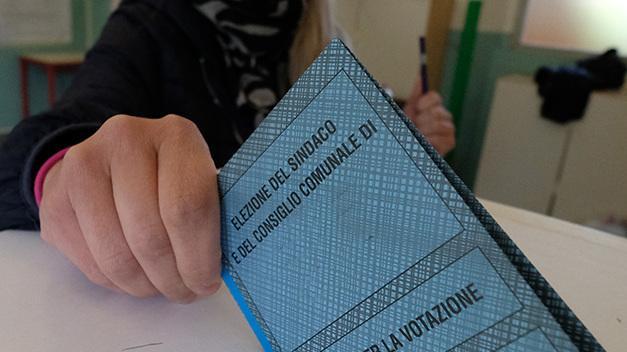 L’esercito delle seconde linee. Volti noti, neo maggiorenni e la pattuglia degli “stranieri“ L’esercito delle seconde linee. Volti noti, neo maggiorenni e la pattuglia degli “stranieri“