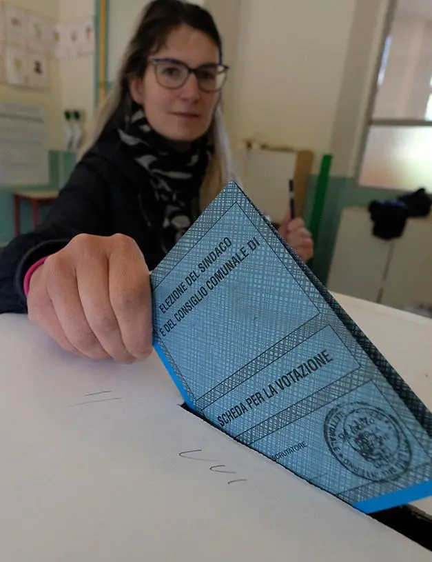 L’esercito delle seconde linee. Volti noti, neo maggiorenni e la pattuglia degli “stranieri“