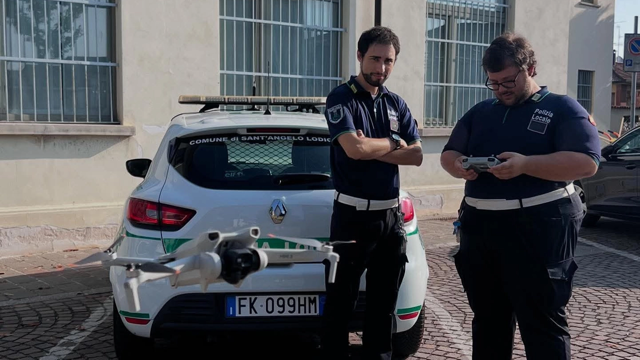 Il drone in dotazione alla Polizia locale di Sant'Angelo Lodigiano Il drone in dotazione alla Polizia locale di Sant'Angelo Lodigiano